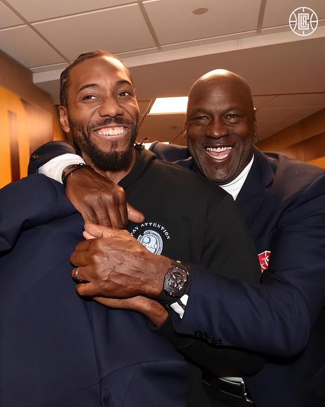 科特迪瓦主帅：我们一直在关注博尼，目前也正在和他谈征召（科特迪瓦主帅：持续关注博尼，正与其商谈征召）