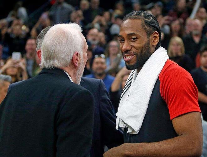 英超积分榜：曼联力克狼队升至第6，曼城落后榜首阿森纳2分（英超最新积分榜：曼联击败狼队升至第六，曼城距领头羊阿森纳仅差2分）