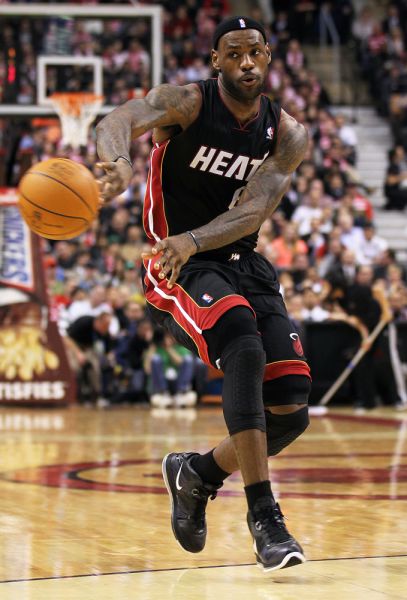 半场战报：比利亚雷亚尔1-0赫塔费，布坎南建功（半场：比利亚雷亚尔1-0领先赫塔费，布坎南破门）