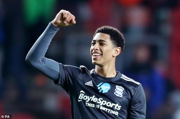 世体：热刺将久保建英列入冬窗引援名单，球员解约金6000万欧（世界体育报：热刺将久保建英纳入冬窗引援清单，解约金为6000万欧元）