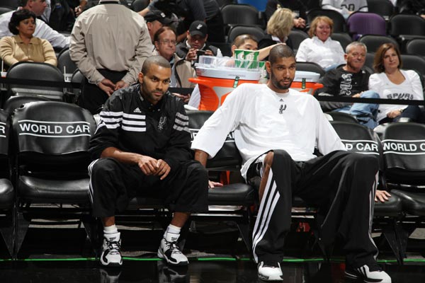 当志愿者在残特奥会：需要时我在你身旁，拼搏时我为你鼓掌（残特奥志愿者：你需要时我相伴，你拼搏时我喝彩）