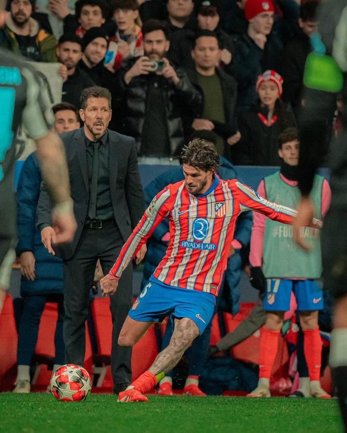 中超：武汉三镇主场1-0小胜上海申花（中超：武汉三镇主场1比0力克上海申花）