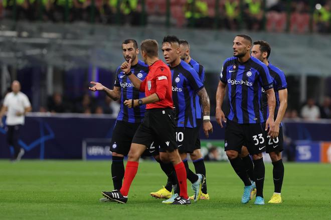 最近几日的皇马球迷。（这几天的皇马球迷）