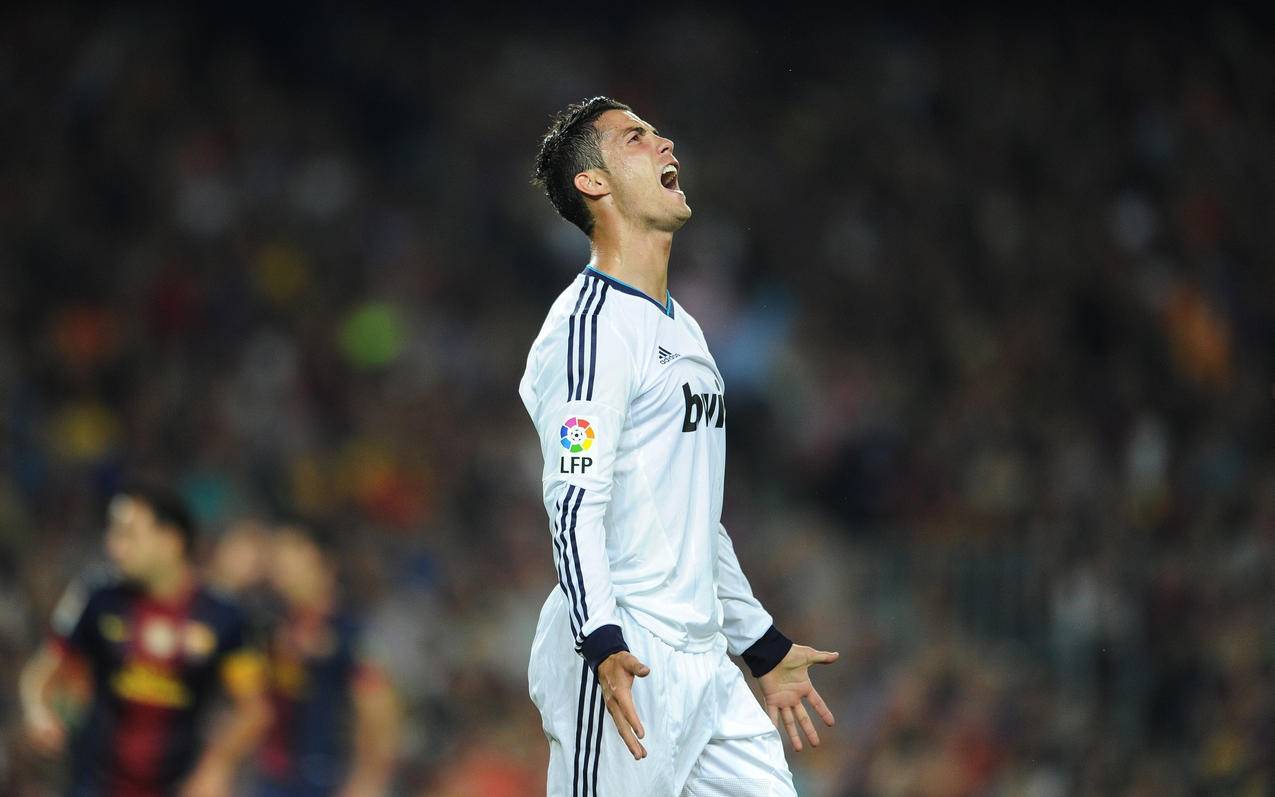 尤文vs卡利亚里首发：弗拉霍维奇领衔！伊尔迪兹、小图拉姆在列（尤文对阵卡利亚里首发出炉：弗拉霍维奇挂帅，伊尔迪兹、小图拉姆入选）