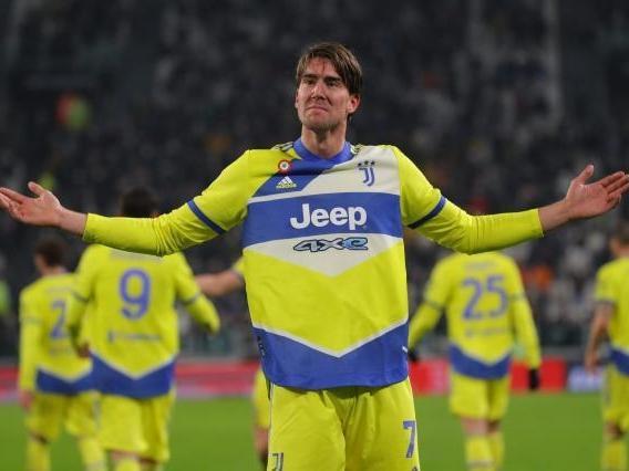 状态火热！杰伦威19中11轰赛季新高25分（火力全开！杰伦·威19投11中砍下赛季新高25分）